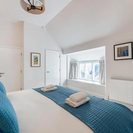 3 Bed In Market Place Oc-lr106 *