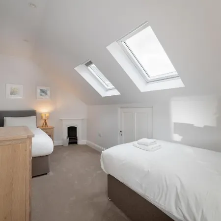 3 Bed In Market Place Oc-lr106 Apartment