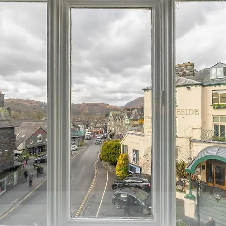 3 Bed In Market Place Oc-lr106